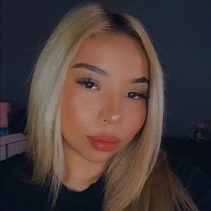 Meet your Posher, Esmeralda